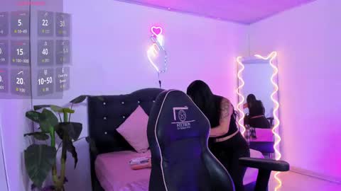 Linda  online show from April 22, 3:25 am