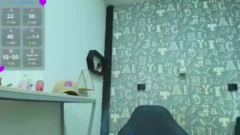  Lindsey  online show from December 17, 12:20 pm