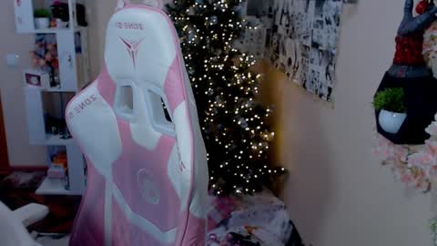 Snapshot of liniq chatting on December 11, 4:52 pm Lina online show from December 11, 4:52 pm