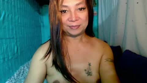 linkingqueens69 online show from July 1, 10:37 am