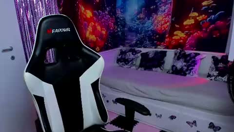 Tina online show from July 19, 5:37 pm