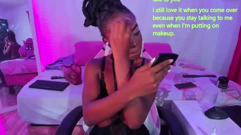 Snapshot of linsyadams chatting on December 15, 12:51 am     online show from December 15, 12:51 am