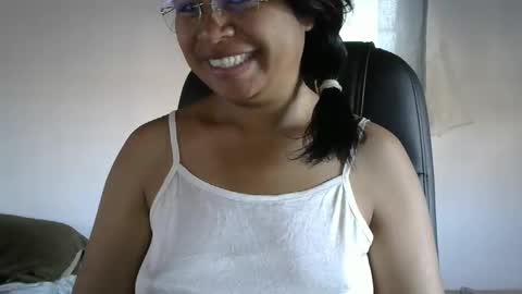 liora online show from April 28, 3:43 am