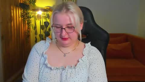 LioraArdyn online show from April 22, 5:37 am