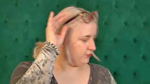 LioraArdyn online show from March 23, 5:24 am