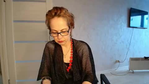 Liora Weiss online show from April 24, 12:30 pm