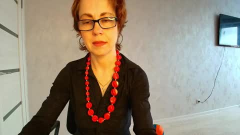 Liora Weiss online show from April 20, 8:39 am