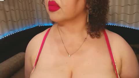 Snapshot of lipsaddiction chatting on September 19, 10:31 pm LIpsAddiction online show from September 19, 10:31 pm