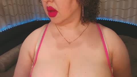 Snapshot of lipsaddiction chatting on February 17, 1:44 pm LIpsAddiction online show from February 17, 1:44 pm