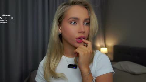 Amelia online show from February 26, 1:14 am