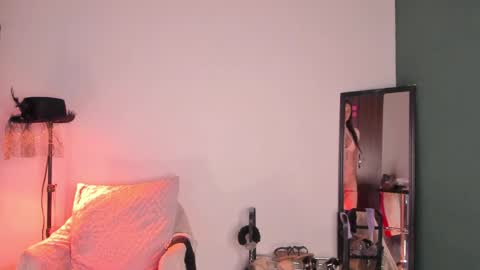 liry online show from June 4, 11:09 pm