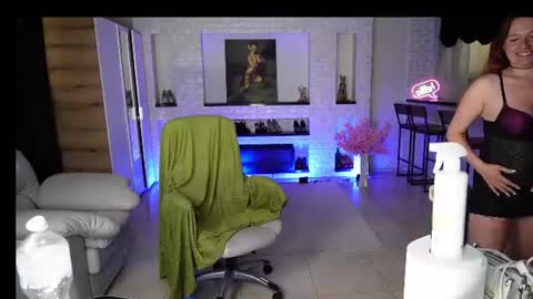 lisa_elfy online show from August 6, 1:51 pm