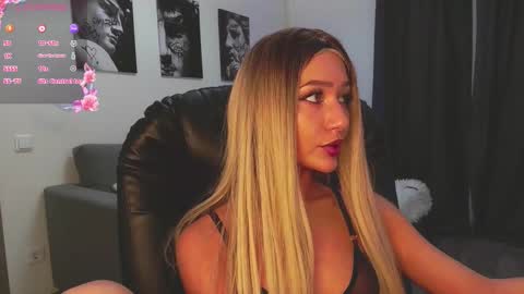 Lisa online show from November 22, 1:47 pm