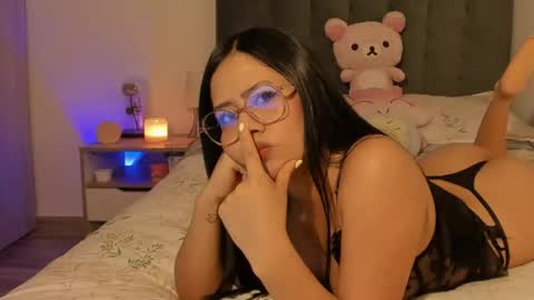 Lisa Thompson online show from April 25, 1:30 am