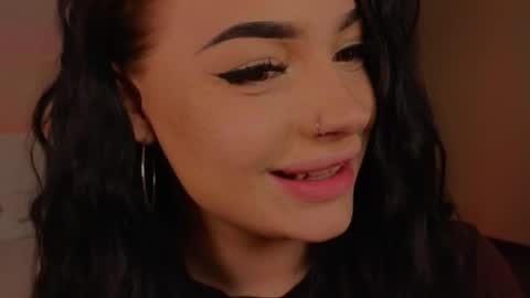 lisaaaliss online show from April 19, 10:15 am