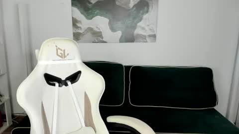 Lisa online show from April 27, 8:33 am