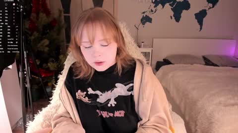 Snapshot of lisalaas chatting on January 19, 1:22 pm -Lisa- Help me to reach 100 thumbs up3 online show from January 19, 1:22 pm