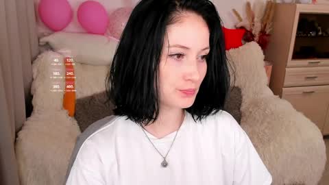 Lisa Moore online show from April 20, 6:11 pm