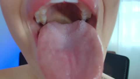 Lisbet online show from March 11, 7:25 pm