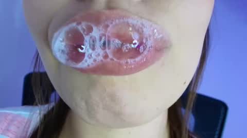 Lisbet online show from December 19, 8:45 pm