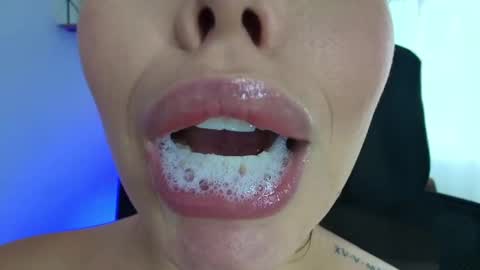 Lisbet online show from February 20, 8:47 pm