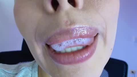 Lisbet online show from January 17, 8:05 pm