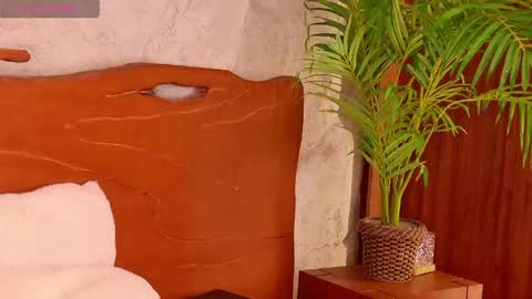 Isaa  online show from April 25, 12:41 pm