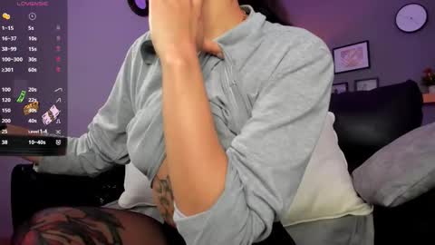 lissy__dream online show from October 14, 1:30 am