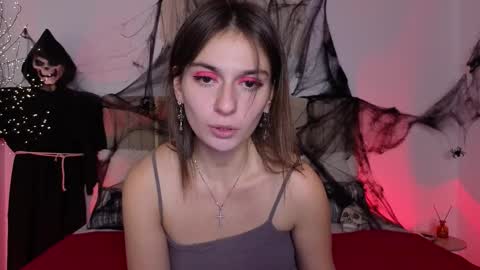 Snapshot of lit1le_mia chatting on October 28, 10:47 pm lit1le_mia online show from October 28, 10:47 pm