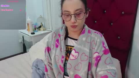 Snapshot of little__amy_ chatting on October 17, 9:51 pm AMY online show from October 17, 9:51 pm