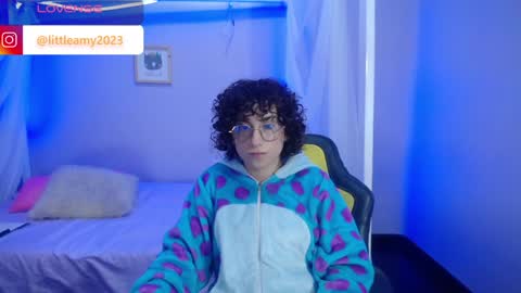 Snapshot of little__amy_ chatting on December 21, 9:04 pm AMY online show from December 21, 9:04 pm