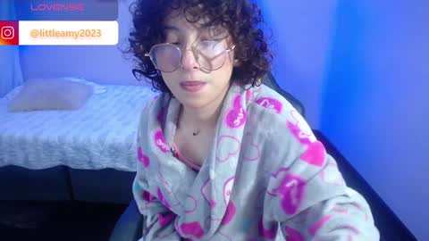 Snapshot of little__amy_ chatting on January 11, 2:52 am AMY online show from January 11, 2:52 am