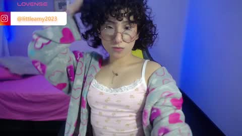 Snapshot of little__amy_ chatting on January 6, 4:58 am AMY online show from January 6, 4:58 am