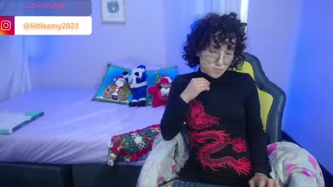 Snapshot of little__amy_ chatting on December 25, 10:27 pm AMY online show from December 25, 10:27 pm