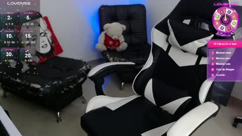 Amelie  online show from April 9, 5:10 am