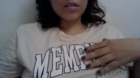 Snapshot of little_anef chatting on January 21, 4:43 am little_anef online show from January 21, 4:43 am