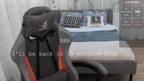 Snapshot of little_bambii_ chatting on October 17, 7:50 pm Eva online show from October 17, 7:50 pm