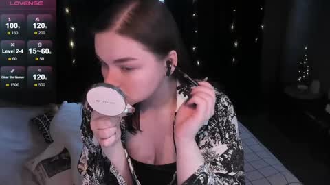 Snapshot of little_bambii_ chatting on December 13, 7:48 am Eva online show from December 13, 7:48 am