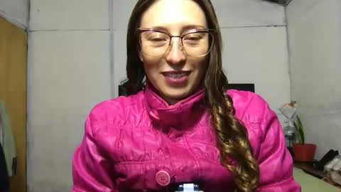 Snapshot of little_devil_diablita90 chatting on October 5, 1:43 am Diablita online show from October 5, 1:43 am
