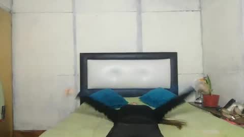 Snapshot of little_devil_diablita90 chatting on September 24, 12:04 pm Diablita online show from September 24, 12:04 pm
