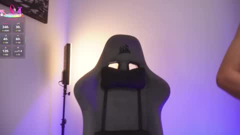 Help me reach 100 likes online show from November 4, 7:19 pm