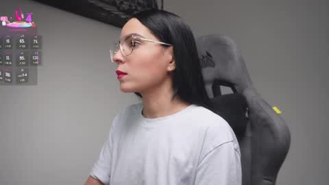 Help me reach 100 likes online show from April 26, 7:33 pm