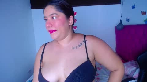 Snapshot of little_flower4you chatting on March 1, 7:48 pm mai rojas online show from March 1, 7:48 pm
