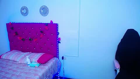 Snapshot of little_flower4you chatting on January 16, 7:20 pm mai rojas online show from January 16, 7:20 pm