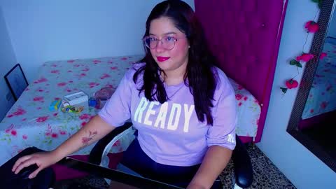 Snapshot of little_flower4you chatting on March 6, 7:43 pm mai rojas online show from March 6, 7:43 pm