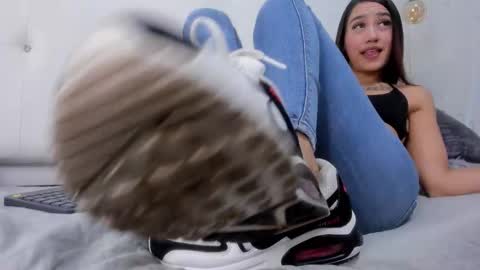   online show from November 25, 1:46 pm