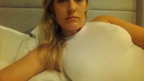 Snapshot of little_lies chatting on January 23, 7:43 am little lies online show from January 23, 7:43 am