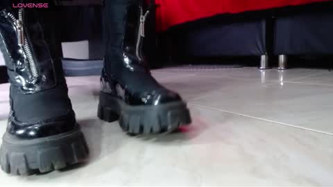 Snapshot of little_mars1 chatting on September 16, 6:27 pm Misstress Martina online show from September 16, 6:27 pm