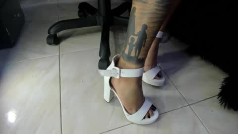 Snapshot of little_mars1 chatting on February 19, 9:36 pm Misstress Martina online show from February 19, 9:36 pm