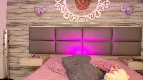 little_mayy online show from February 4, 12:41 pm